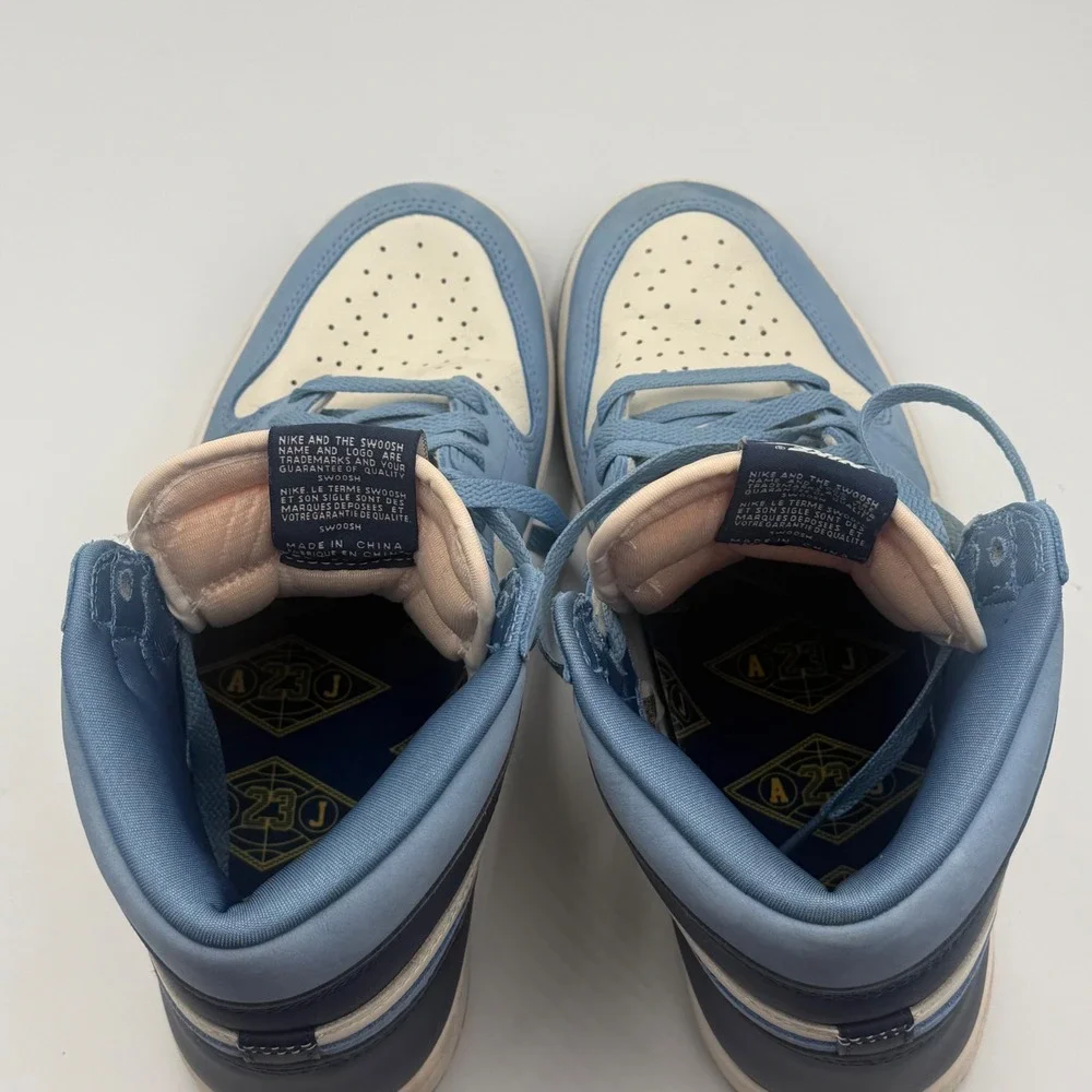 Nike Air Jordan 1 Retro High OG First In Flight University Blue  9.5  FD2596-400